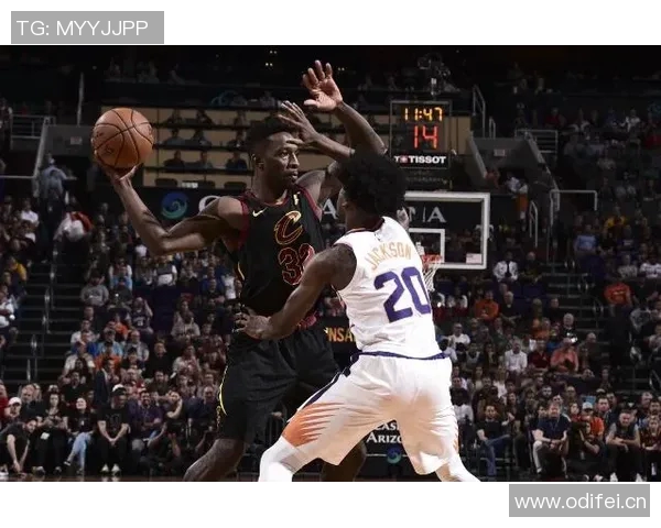 媒体人分析文班表现提升但持球进攻仍待突破与质变