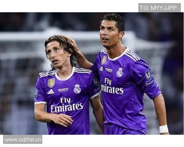 昔日队友重聚回忆C罗与卡雷拉斯内马尔与埃基蒂克梅西与西蒙斯的传奇故事